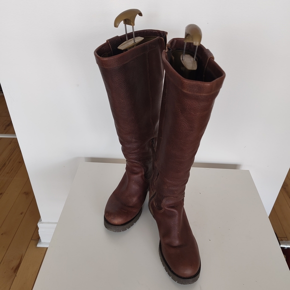 Tall Leather Riding Boots - Picture 4 of 6